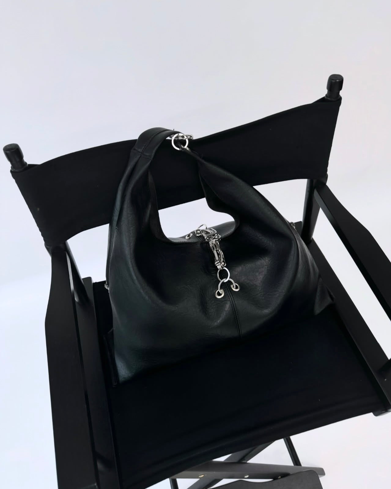 CARABINER HOBO BAG image 6