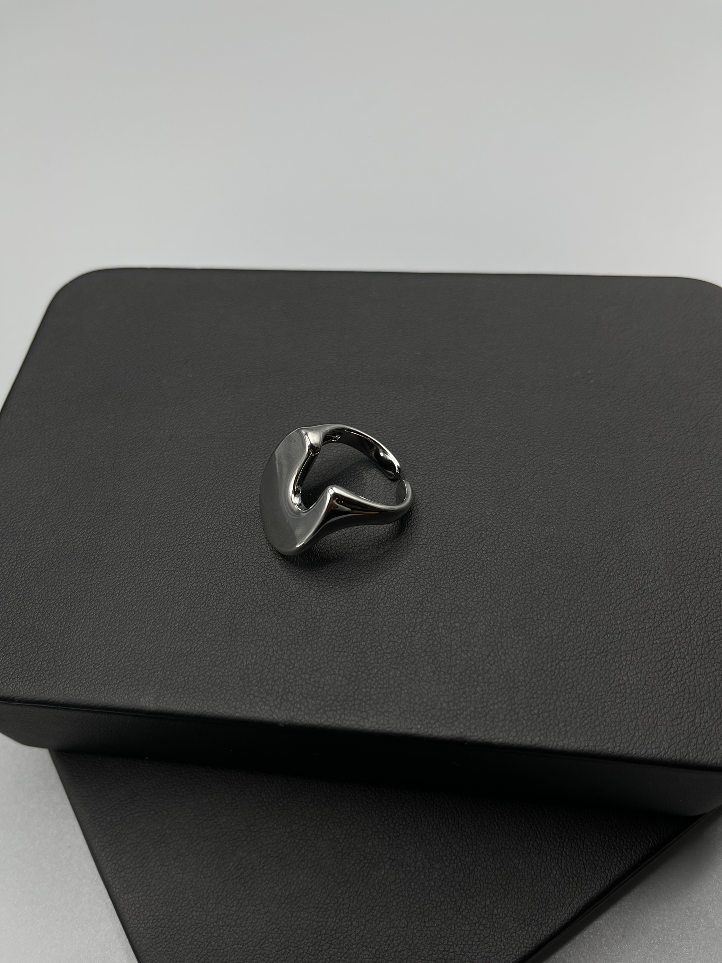 U Ring image 2