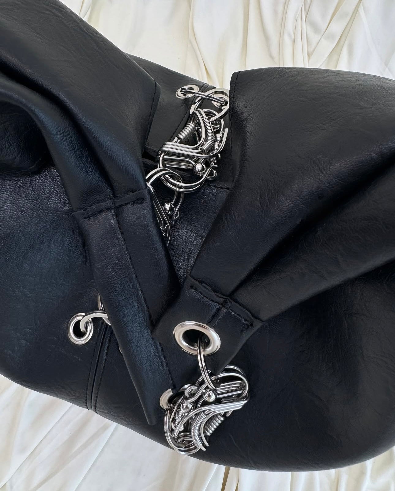 CARABINER HOBO BAG image 2