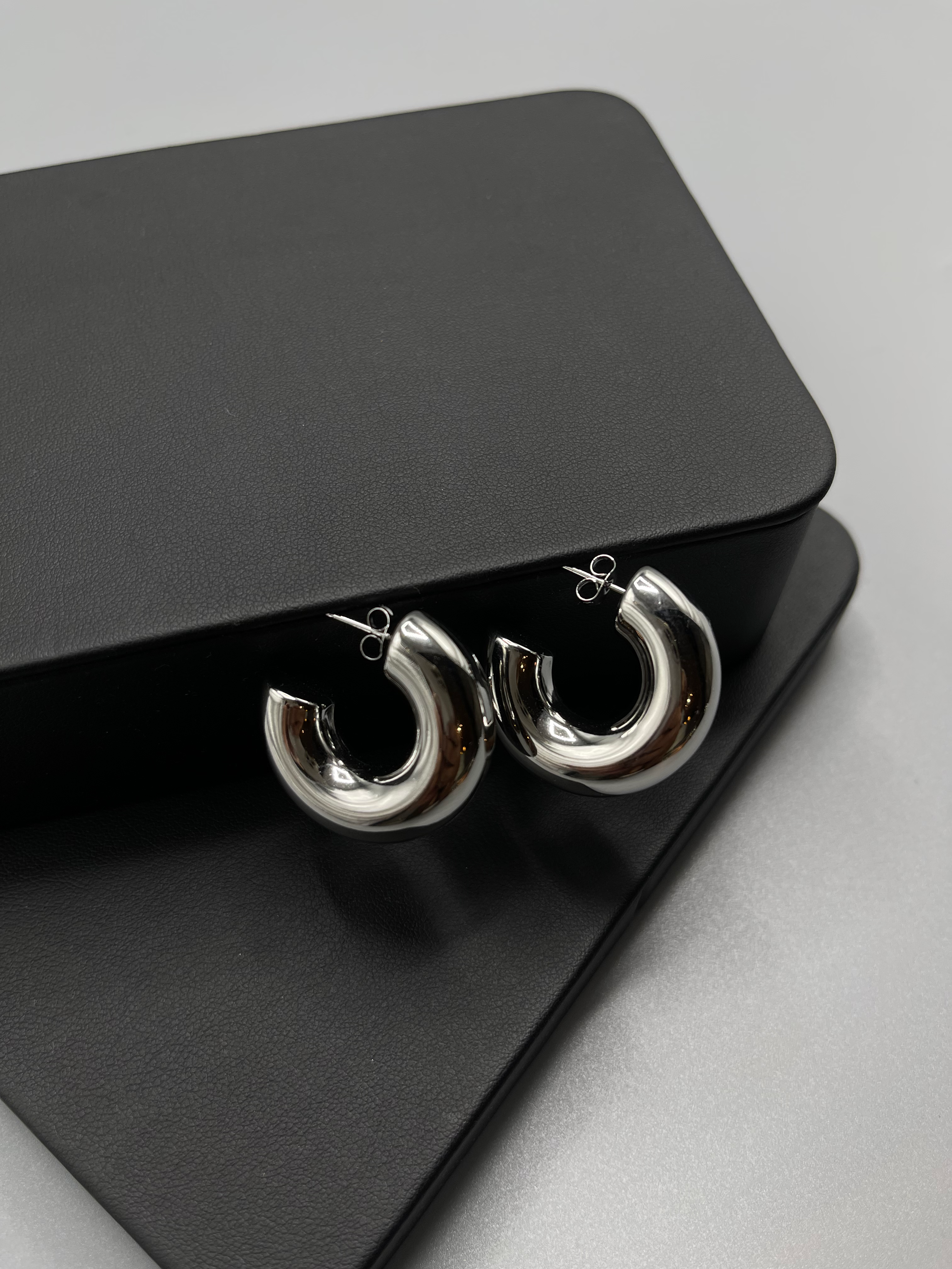 Cyl Earring Stud image 2