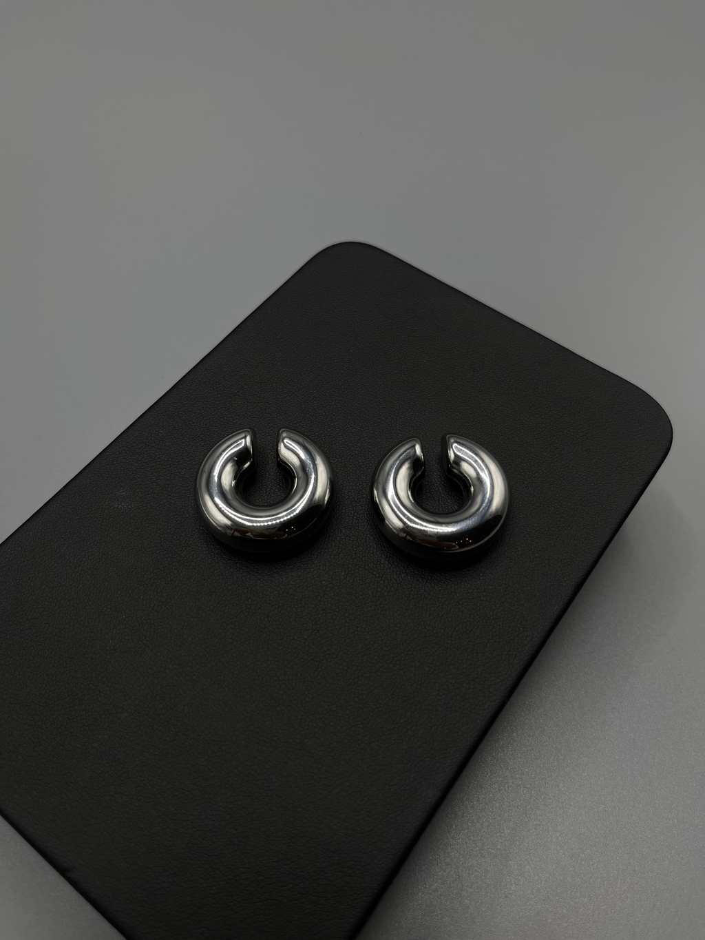 Cyl Ear Cuff image 2